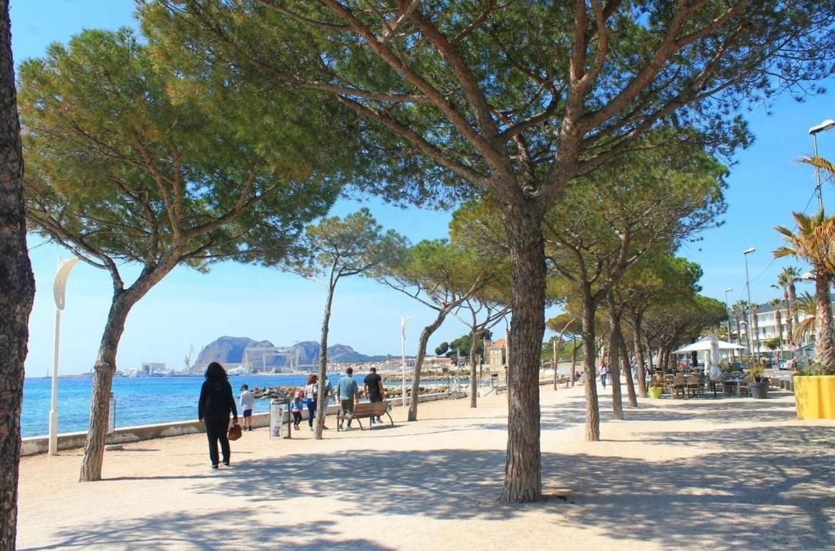 Beau T2 Tout Equipe Sur Le Port, Centre Ville La Ciotat Exterior photo